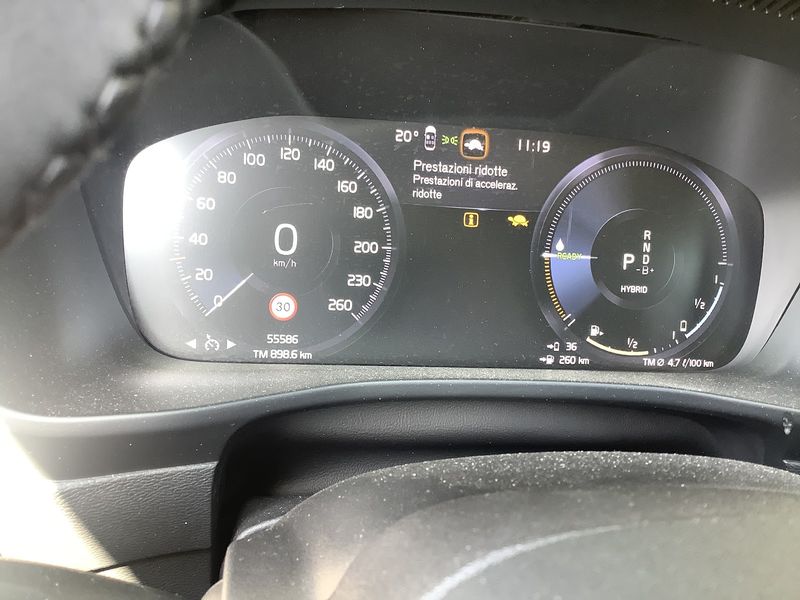 Volvo XC40 1.5 T5 Plug-in Hybrid Inscription 2WD 2021 – снимка 12