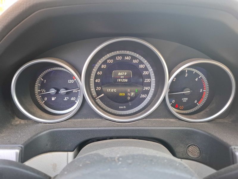 Mercedes-Benz E-Klasse E 220 CDI BlueTEC Executive 2015 – снимка 12