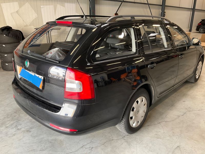 Skoda Octavia 1.6 TDI Active 2012 – снимка 2