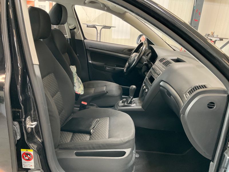 Skoda Octavia 1.6 TDI Active 2012 – снимка 3