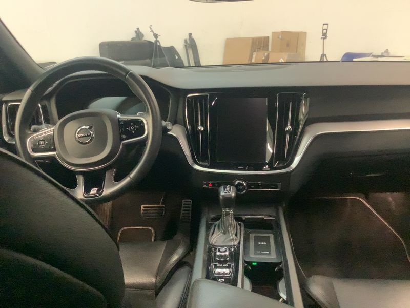 Volvo V60 2.0 T6 R-Design AWD 2019 – снимка 17