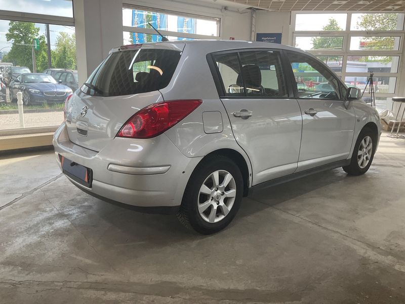 Nissan Tiida 1.6 Acenta 2009 – снимка 2