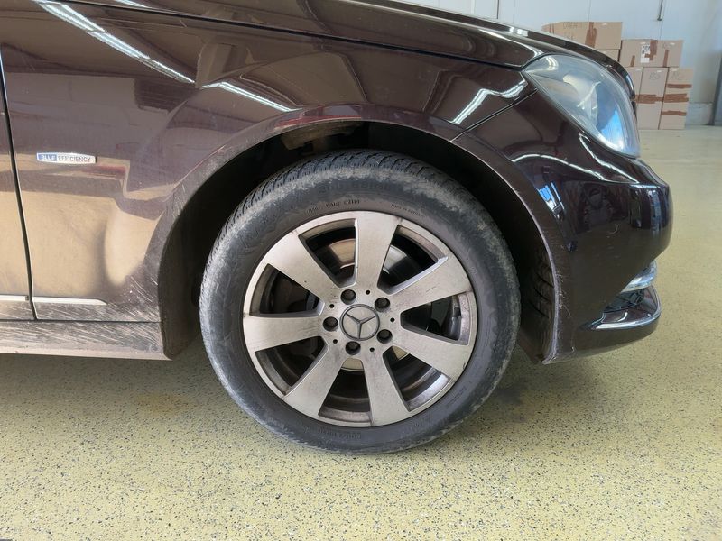Mercedes-Benz C-Klasse C 220 CDI T BlueEfficiency Avantgarde 2012 – снимка 19