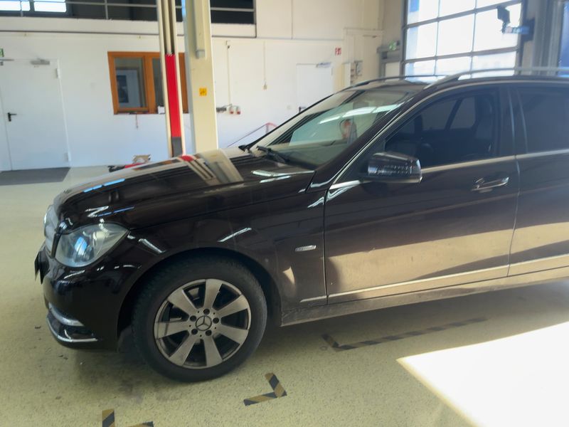 Mercedes-Benz C-Klasse C 220 CDI T BlueEfficiency Avantgarde 2012 – снимка 2