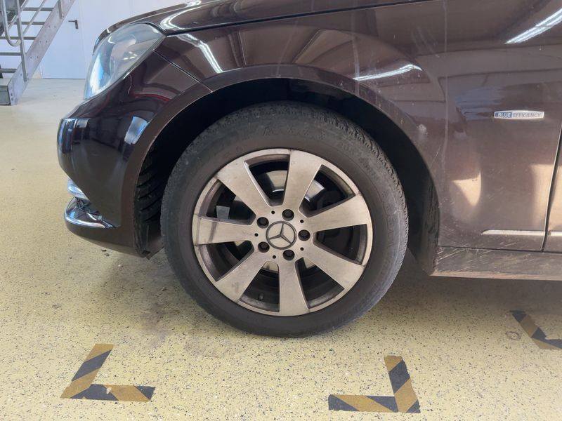 Mercedes-Benz C-Klasse C 220 CDI T BlueEfficiency Avantgarde 2012 – снимка 16