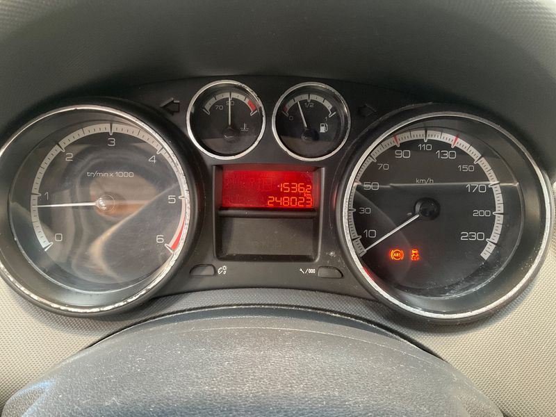 Peugeot 308 1.6 HDi Access 2013 – снимка 4