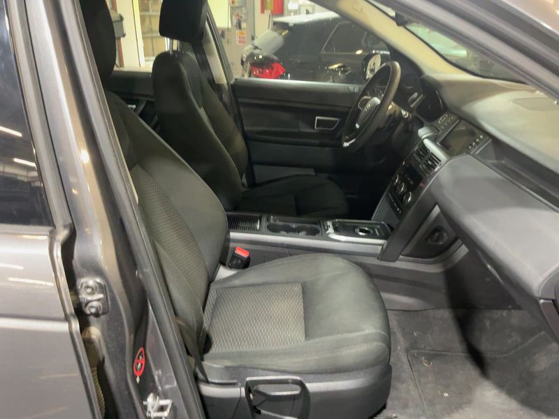 Land Rover Discovery Sport 2.0 Td4 Pure 2016 – снимка 16