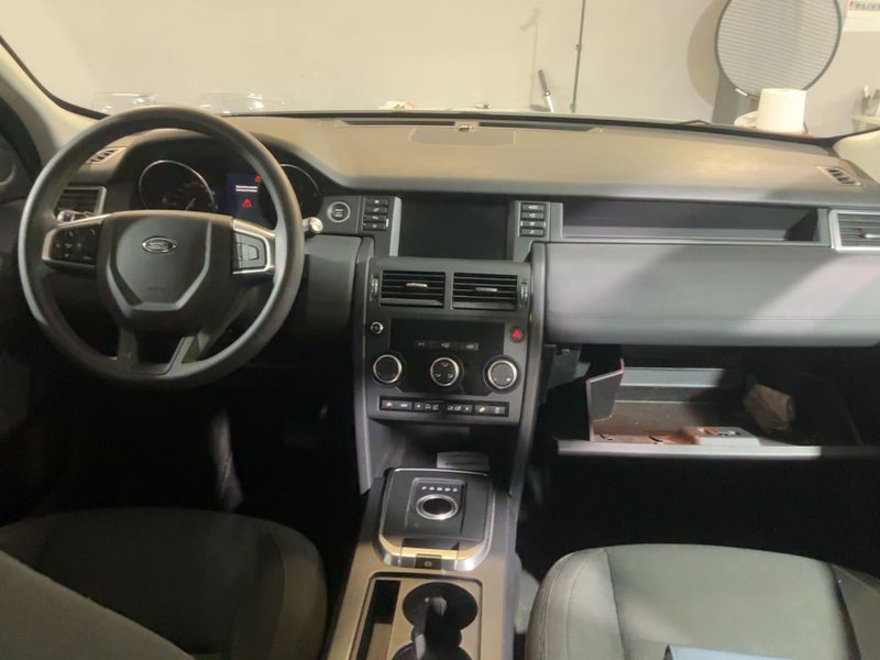 Land Rover Discovery Sport 2.0 Td4 Pure 2016 – снимка 17