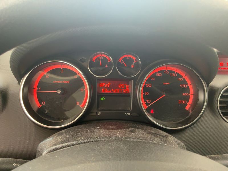 Peugeot 308 1.6 HDi Access 2012 – снимка 19