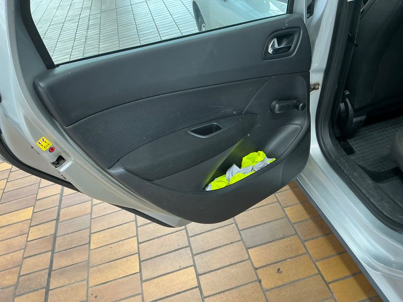Peugeot 308 1.6 HDi Access 2012 – снимка 34