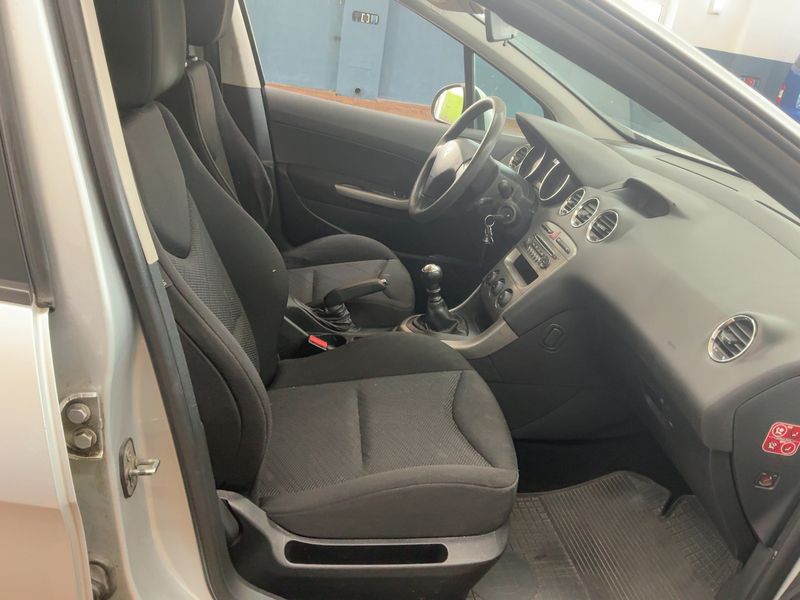 Peugeot 308 1.6 HDi Access 2012 – снимка 17