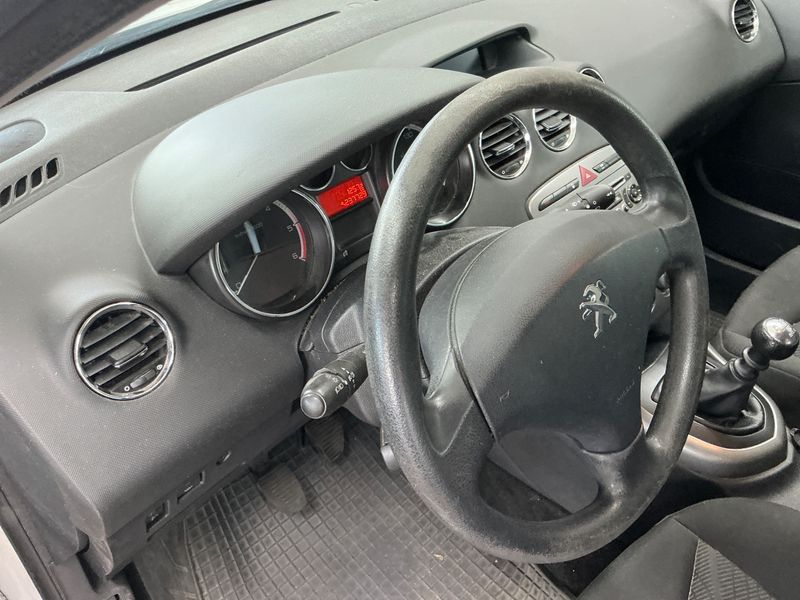 Peugeot 308 1.6 HDi Access 2012 – снимка 38
