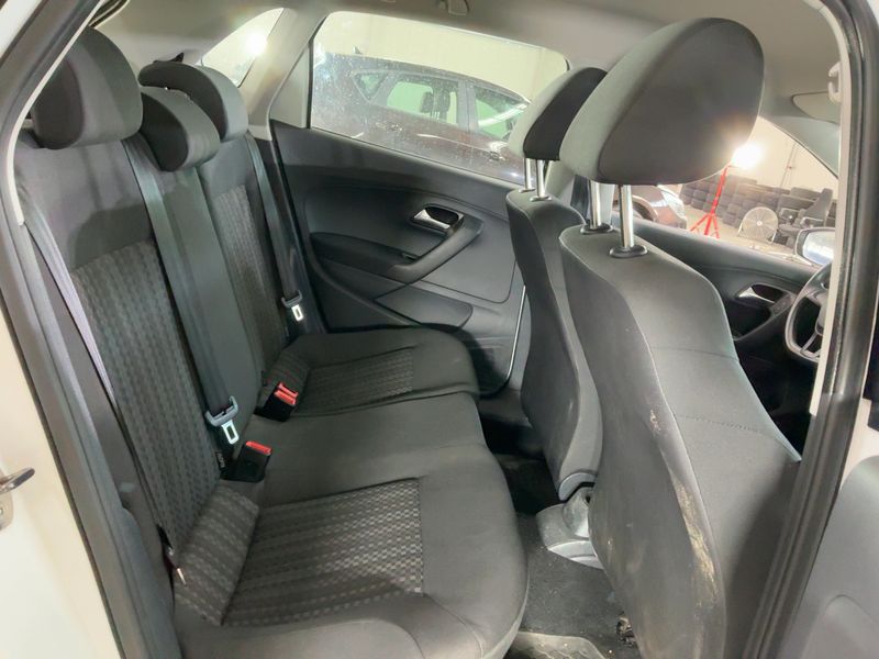 Volkswagen Polo 1.4 TDI Trendline BlueMotion Tech 2015 – снимка 19