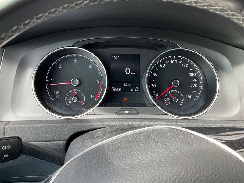 Volkswagen Golf VII 1.6 TDI Lounge BlueMotion Tech 2015 – снимка 18
