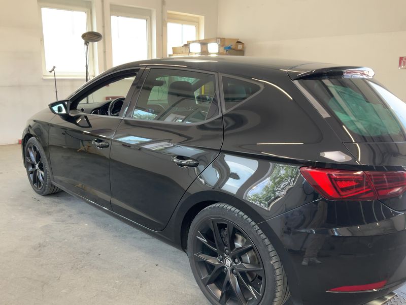 Seat Leon 1.5 TSI ACT FR Black Edition Fast Lane 2020 – снимка 6