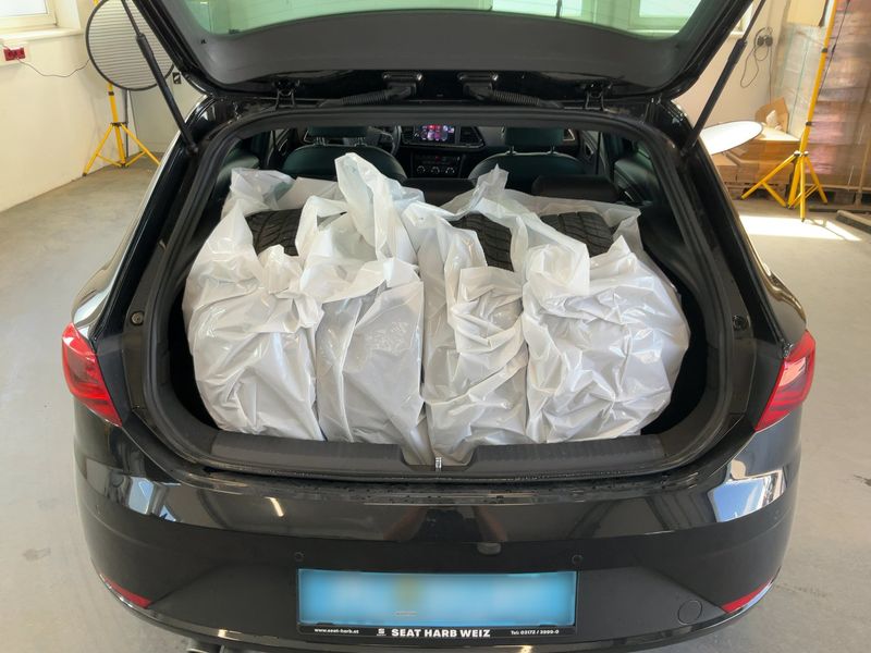 Seat Leon 1.5 TSI ACT FR Black Edition Fast Lane 2020 – снимка 16