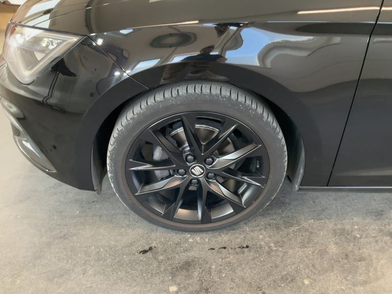 Seat Leon 1.5 TSI ACT FR Black Edition Fast Lane 2020 – снимка 3