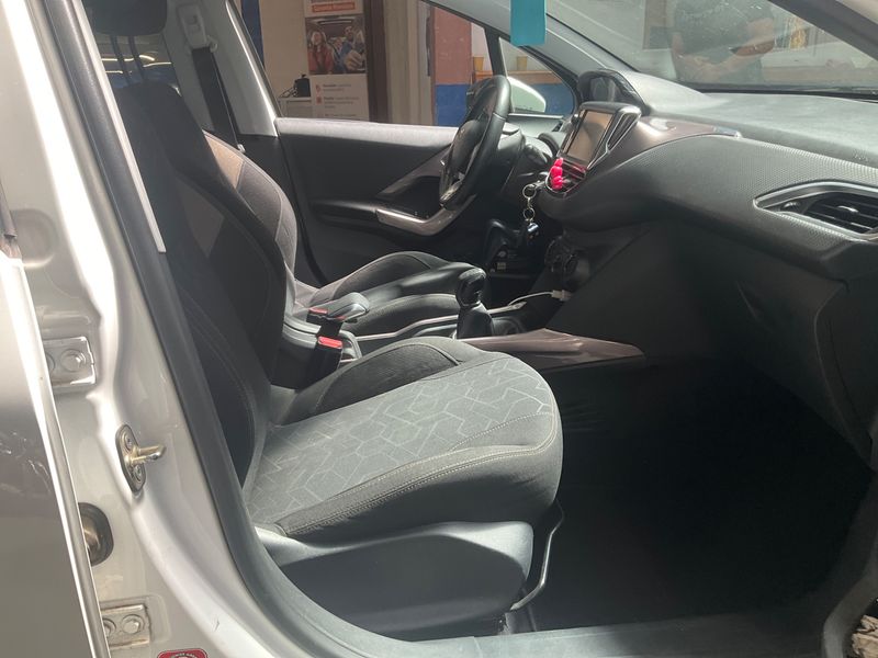 Peugeot 2008 1.2 VTi Active 2013 – снимка 3