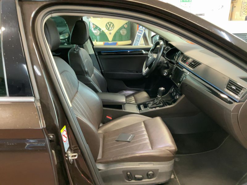 Skoda Superb 2.0 TDI Laurin & Klement 4x4 2017 – снимка 17