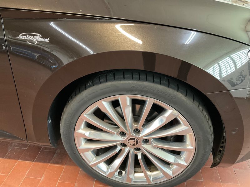 Skoda Superb 2.0 TDI Laurin & Klement 4x4 2017 – снимка 22