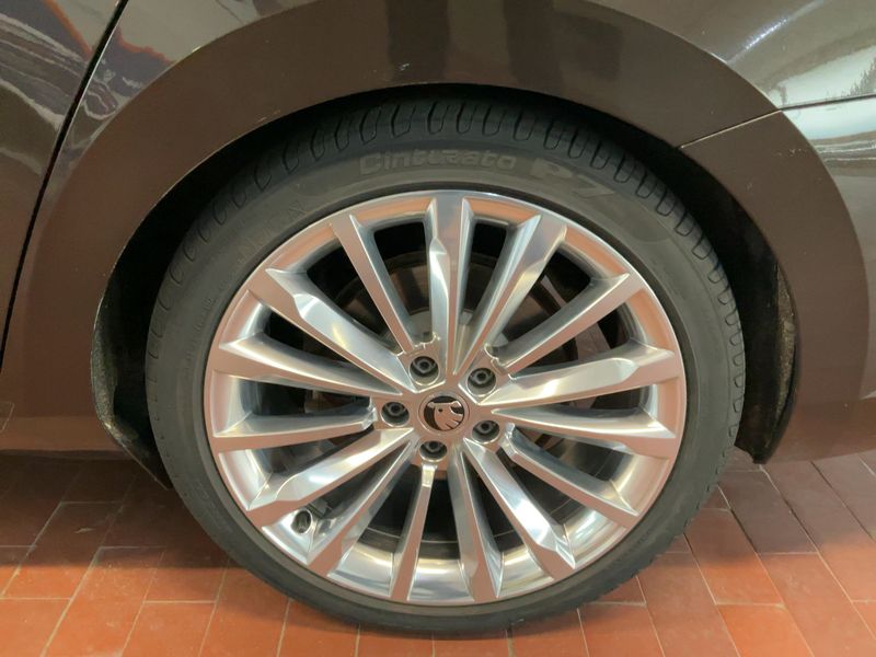 Skoda Superb 2.0 TDI Laurin & Klement 4x4 2017 – снимка 5