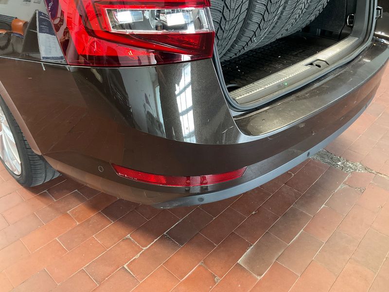 Skoda Superb 2.0 TDI Laurin & Klement 4x4 2017 – снимка 37