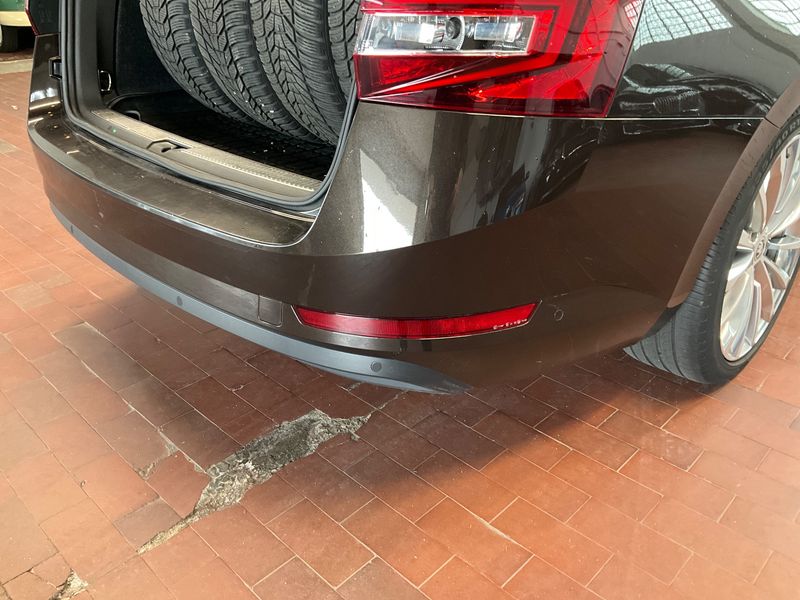 Skoda Superb 2.0 TDI Laurin & Klement 4x4 2017 – снимка 39