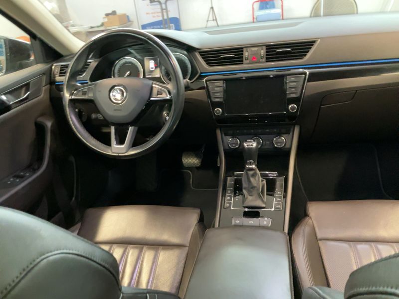 Skoda Superb 2.0 TDI Laurin & Klement 4x4 2017 – снимка 18