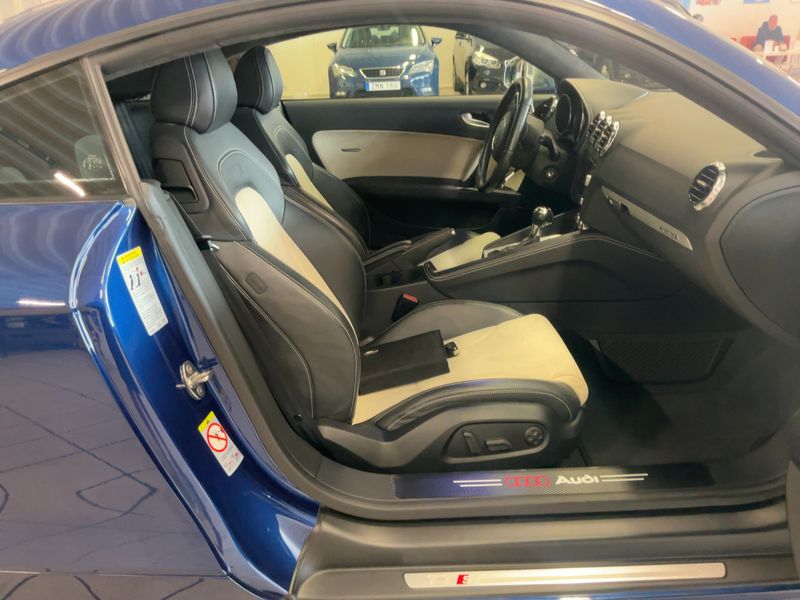 Audi TTS 2.0 TFSI quattro Coupe 2011 – снимка 16