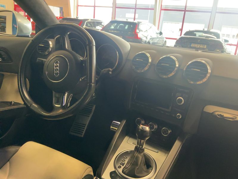 Audi TTS 2.0 TFSI quattro Coupe 2011 – снимка 17