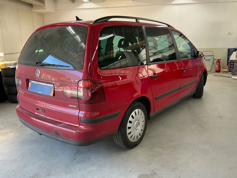 Volkswagen Sharan 2.0 TDI Trendline BlueMotion Tech 2009 – снимка 2