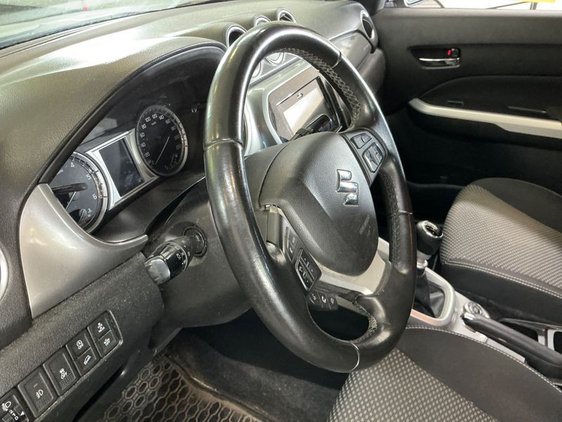 Suzuki Vitara 1.6 DDiS Comfort 4x4 2017 – снимка 38