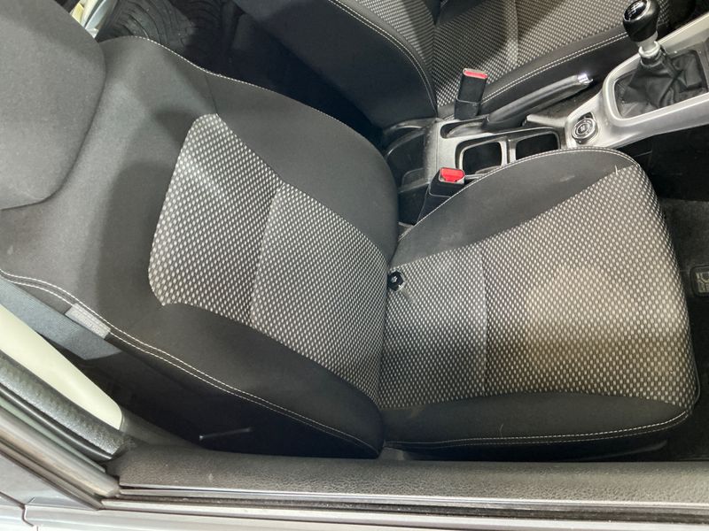 Suzuki Vitara 1.6 DDiS Comfort 4x4 2017 – снимка 34