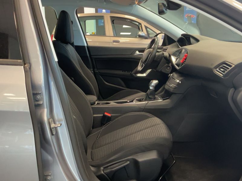 Peugeot 308 1.6 Blue-HDi Active 2017 – снимка 16