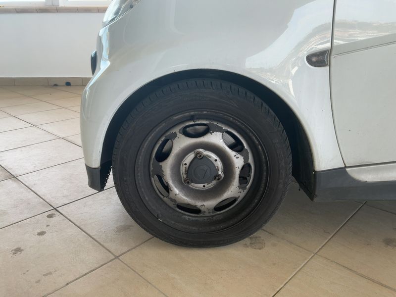 Smart fortwo 1.0 Micro Hybrid Drive pure 2014 – снимка 3