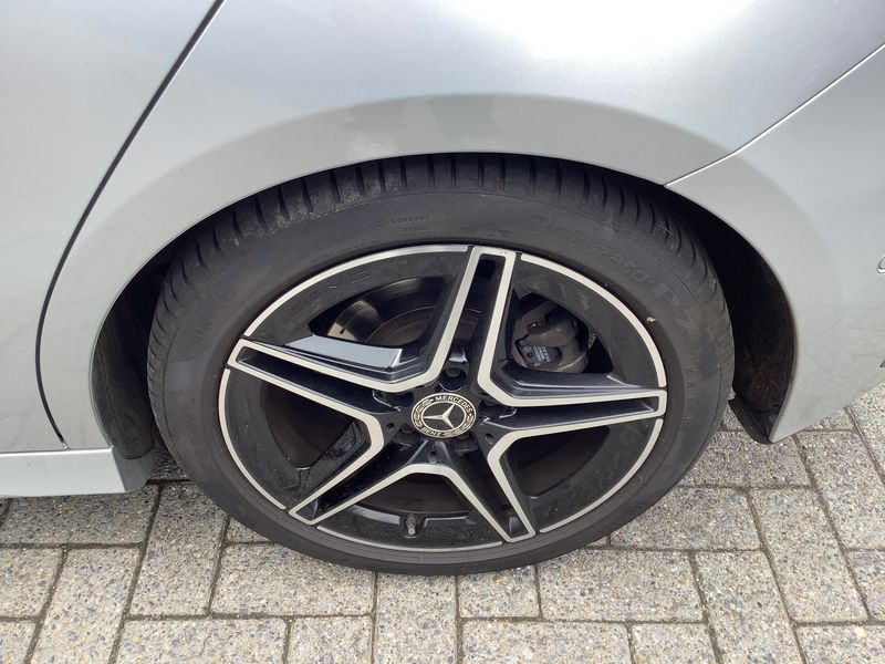 Mercedes-Benz A-Klasse A 220 4Matic AMG Line 2020 – снимка 5