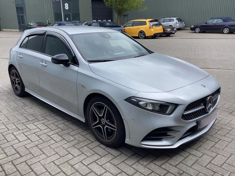 Mercedes-Benz A-Klasse A 220 4Matic AMG Line 2020 – снимка 12