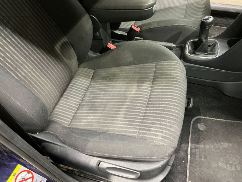 Volkswagen Polo 1.4 FSI Highline 2011 – снимка 36