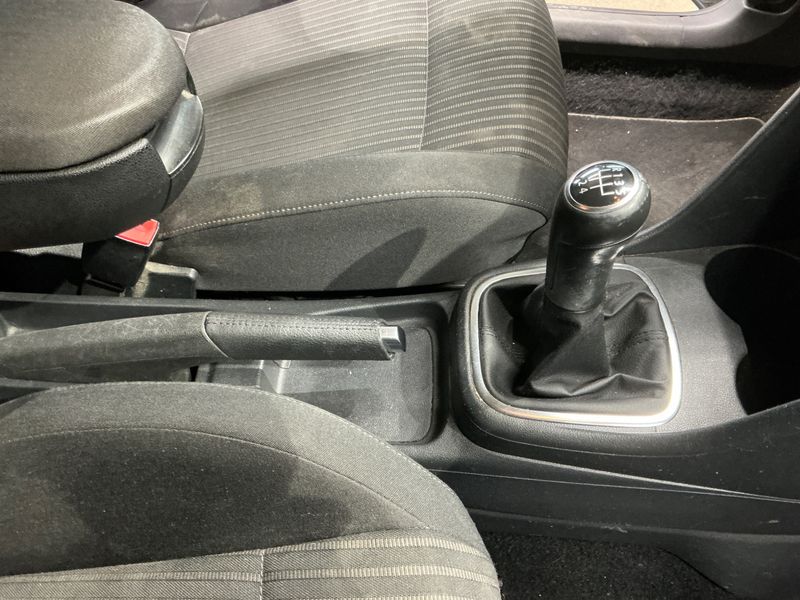 Volkswagen Polo 1.4 FSI Highline 2011 – снимка 37