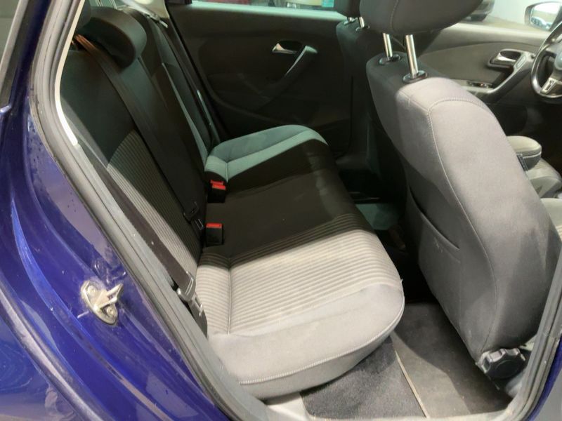 Volkswagen Polo 1.4 FSI Highline 2011 – снимка 19