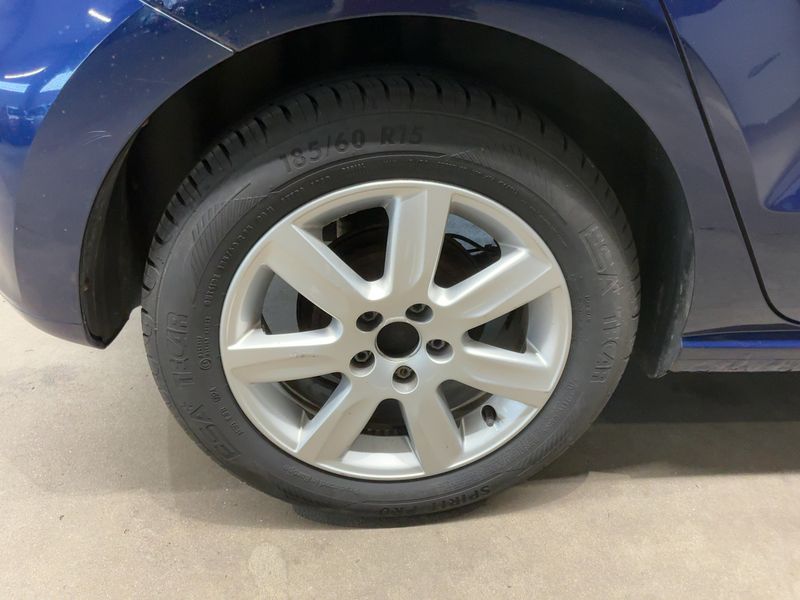 Volkswagen Polo 1.4 FSI Highline 2011 – снимка 9