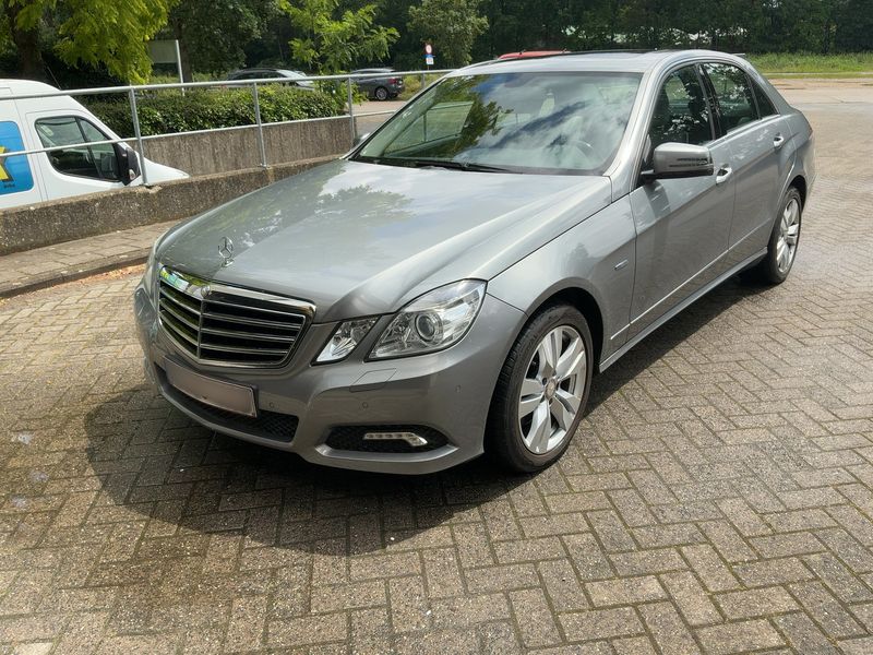 Mercedes-Benz E-Klasse E 350 CDI BlueEfficiency 4Matic Avantgarde 2009 – снимка 1