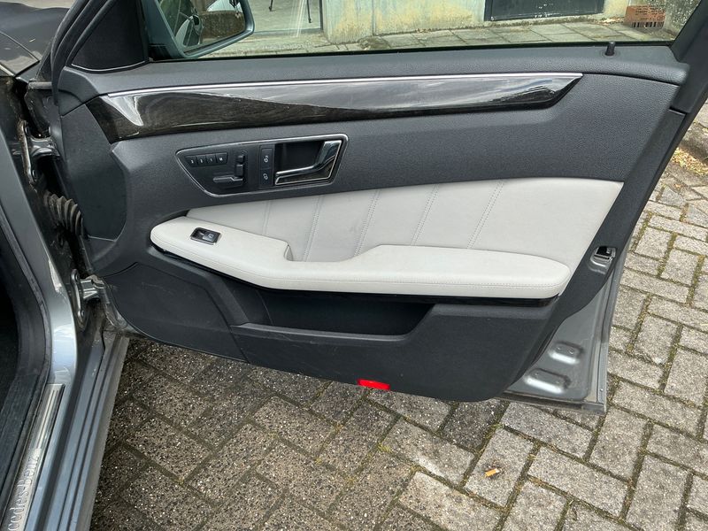 Mercedes-Benz E-Klasse E 350 CDI BlueEfficiency 4Matic Avantgarde 2009 – снимка 26