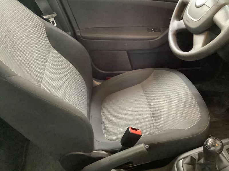Skoda Yeti 1.2 TSI Active Plus Edition 2013 – снимка 28