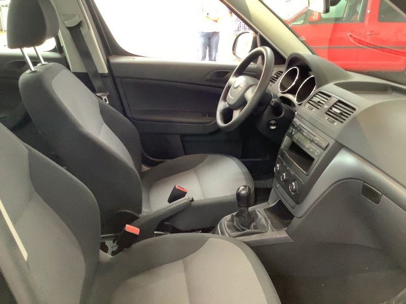 Skoda Yeti 1.2 TSI Active Plus Edition 2013 – снимка 17
