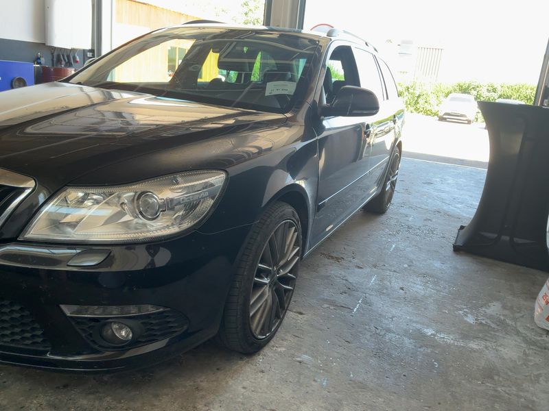Skoda Octavia 2.0 TDI RS 2010 – снимка 2