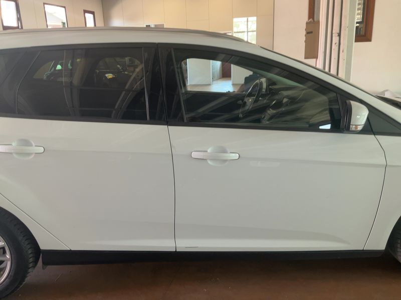 Ford Focus 1.5 TDCi Business 2017 – снимка 10