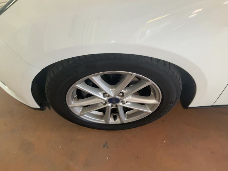 Ford Focus 1.5 TDCi Business 2017 – снимка 3