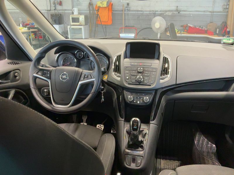 Opel Zafira Tourer 1.4 Turbo Sport 2012 – снимка 18