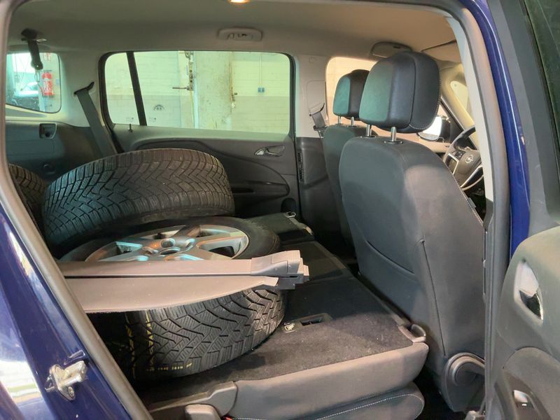 Opel Zafira Tourer 1.4 Turbo Sport 2012 – снимка 20